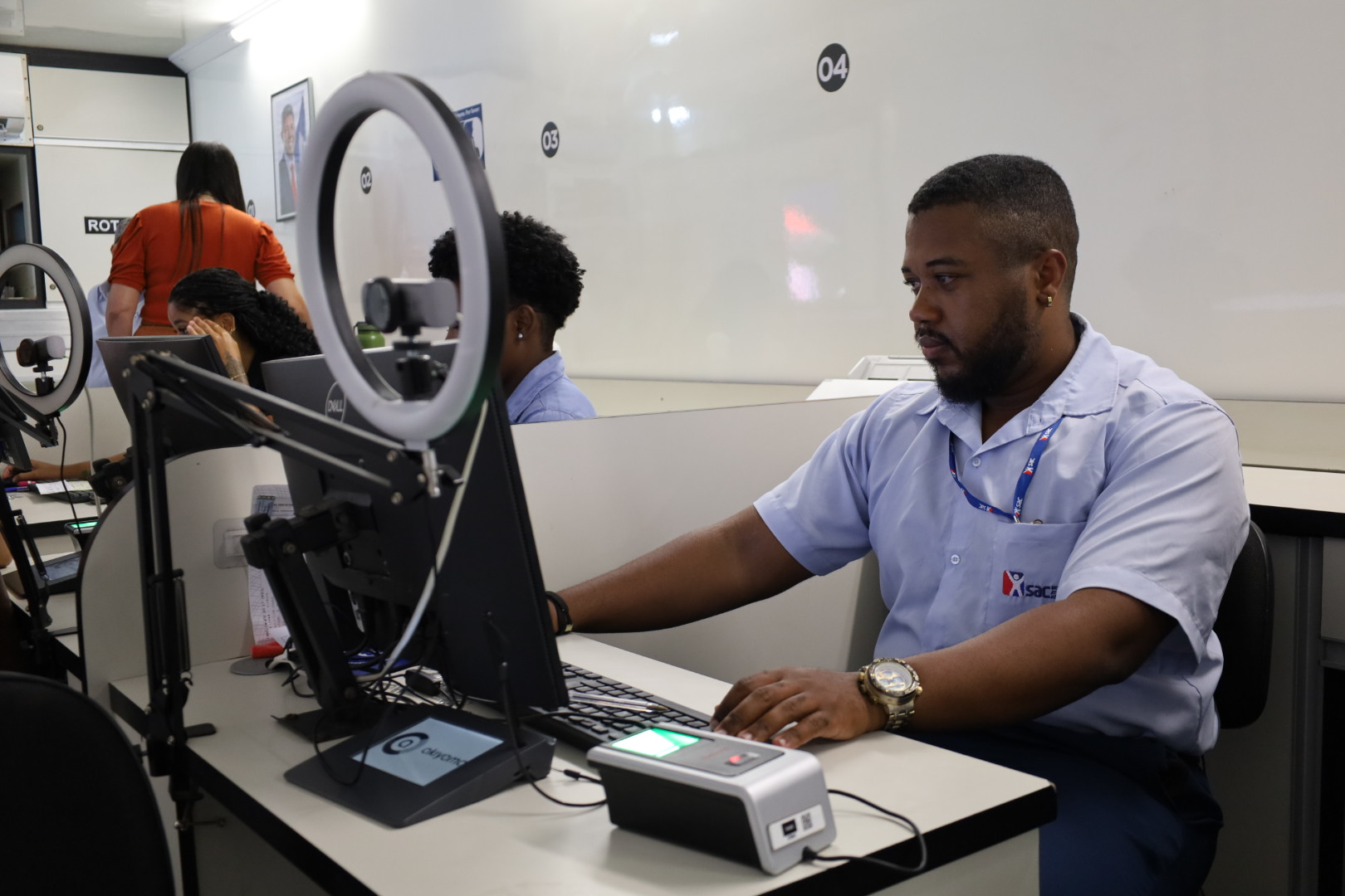 SAC Móvel atende no Centro de Abastecimento de Paripe